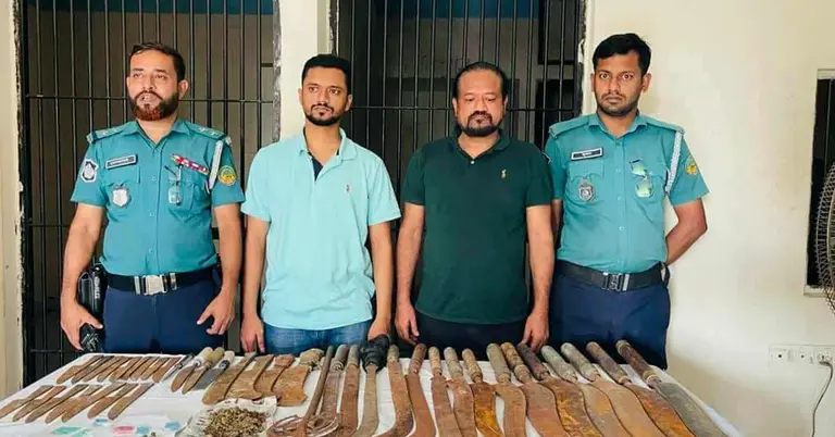 ভাই-ভাতিজা আটক